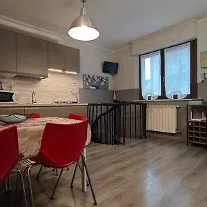  Apartment Aleph With Private Parking, Next Train Station Italy
