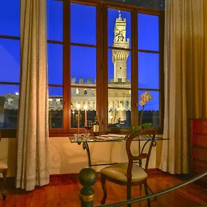  Apartment Palazzo Uguccioni Italy